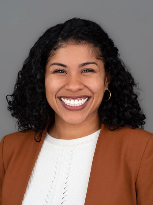 Stephanie Burgos-Veras Headshot